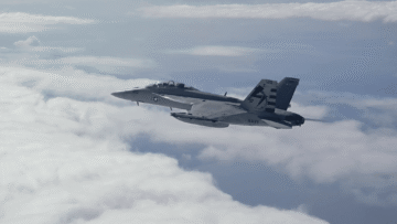 البحرية الأمريكية تكمل رحلة تجريبية ناجحة لصاروخ Blackbeard طويل المدى الذي تفوق سرعته سرعة الصوت