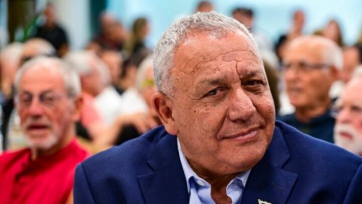 إيزنكوت يطالب بوقف المساعدات القطرية إلى غزة والتحقيق في تحويل أكثر من 100 مليون دولار