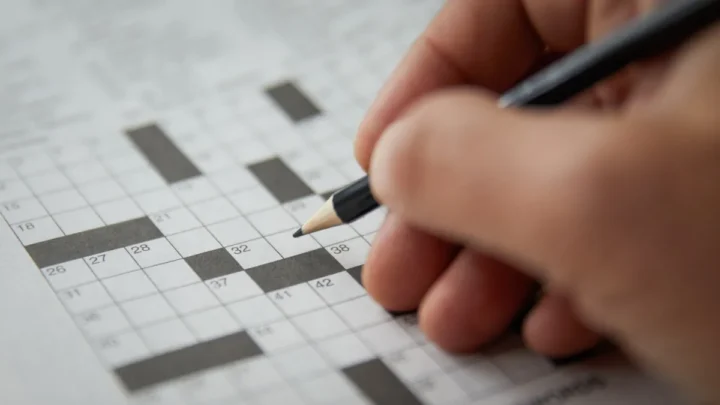 استخدم Crossword Generator لإنشاء ألغاز مخصصة صعبة بـ 27 لغة