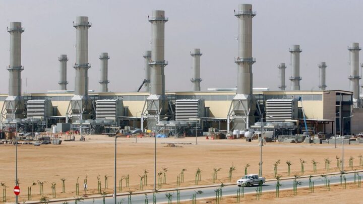 السعودية تعزز تعاون الطاقة مع مصر وقطر والكويت