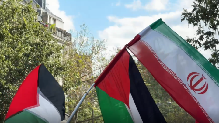 تقرير مصور | “لم يبدأ كل شيء في السابع من أكتوبر”.. مسيرة حاشدة في باريس دعماً لفلسطين ولبنان وإيران
