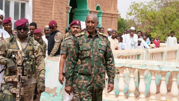 قائد الجيش السوداني يرفض المحادثات مع المتمردين — RT Africa