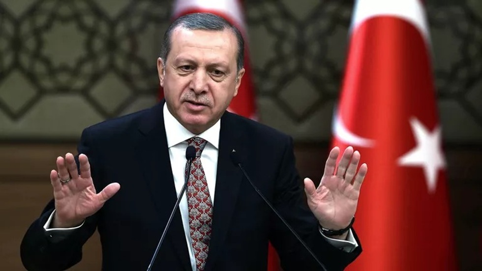 مستشار أردوغان يرجح تقديم انتخابات 2028 بما يتيح للرئيس الترشح مجددا