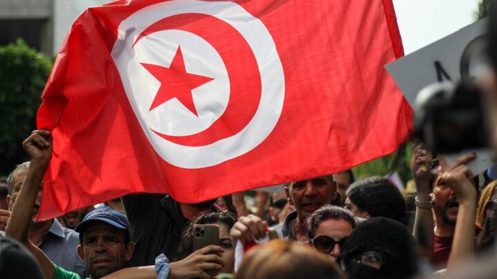 احتجاجات حاشدة في تونس تنديدا بتردي الأوضاع