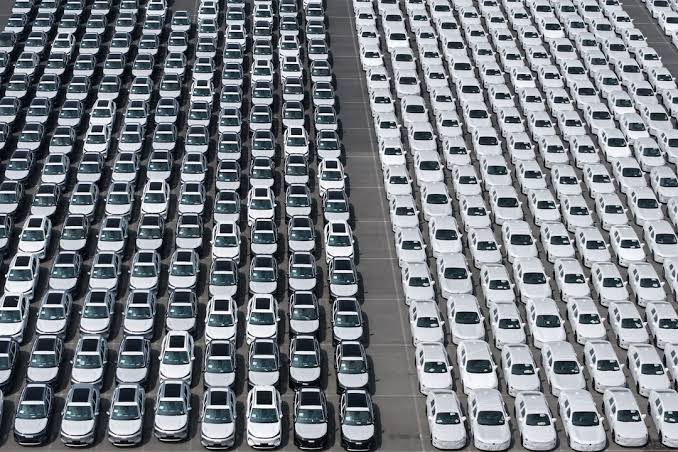 مسؤول أوروبي: اتفقنا مع الصين على خفض صادرات السيارات الهجينة للنصف