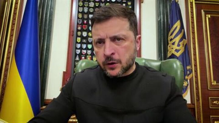 زيلينسكي يدعو لتزويد بلاده بمزيد من أنظمة الدفاع الجوي بعد مقتل 26 شخصا بـ ضربات روسية الأربعاء