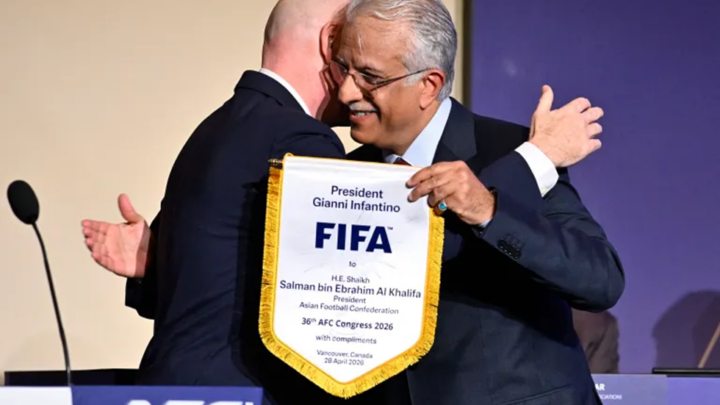 رئيس الاتحاد الآسيوي يعلق على إمكانية تأجيل كأس آسيا “السعودية 2027”