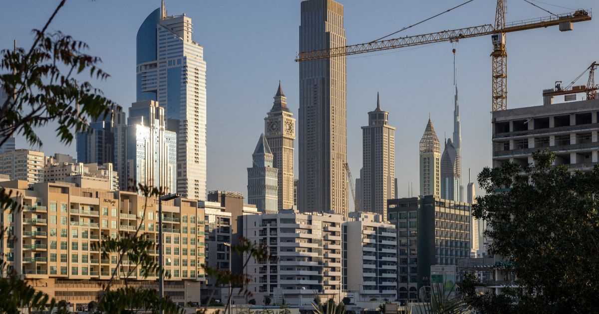 وسط فتور العقارات.. دبي تضخ 1.4 مليار دولار في مركزها المالي