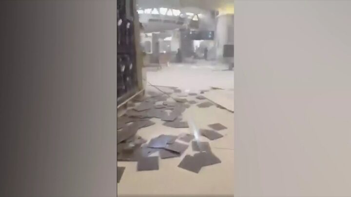 التحالف: اعتراض صاروخ كروز في محيط مطار الملك خالد بالرياض واندلاع حريق في صالة جراء سقوط مقذوف