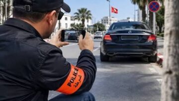 تونس.. شرطة مرور “تتخفى” بزي مدني لضبط السائقين المخالفين