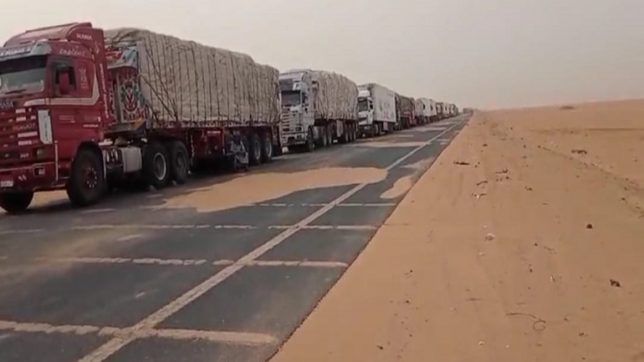مصر توقف حركة عبور الشاحنات إلى السودان بعد هجوم الخرطوم