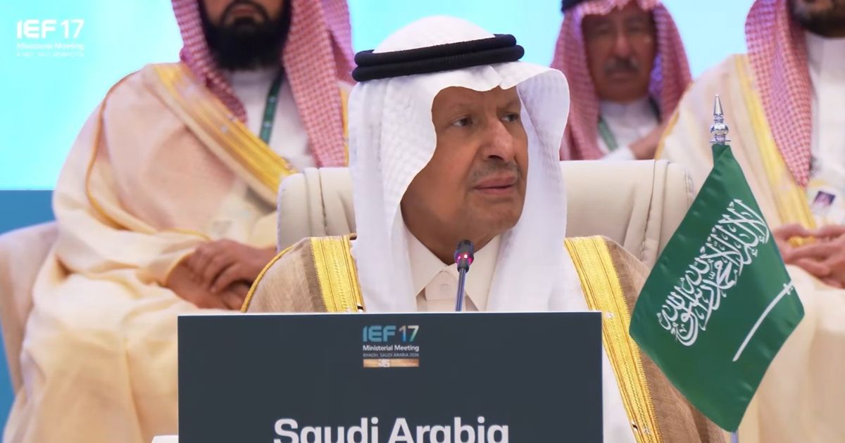 عبدالعزيز بن سلمان: لا أحد يستطيع كسر السعودية ونطور أنابيب جديدة