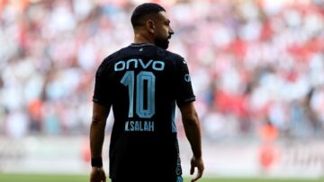 شاهد.. انفعال محمد صلاح وتمريرته الحاسمة ولحظة تبديله