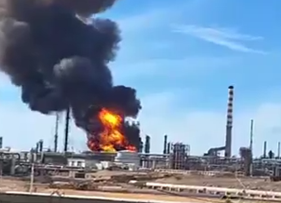 حريق وانفجارات في مصفاة كاردون الفنزويلية