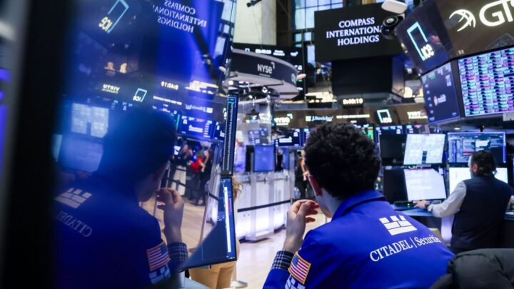 أسهم الرقائق تضغط على وول ستريت قبيل موسم إعلان النتائج