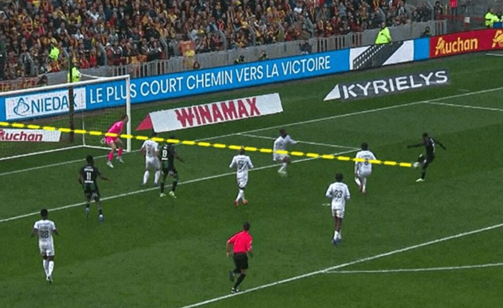 النجم السعودي سعود عبد الحميد يكتب التاريخ في الدوري الفرنسي