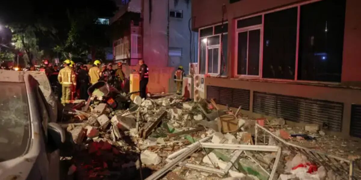 اليوم الـ19 للحرب على إيران.. قتلى وجرحى في “إسرائيل” ردًا على اغتيال لاريجاني