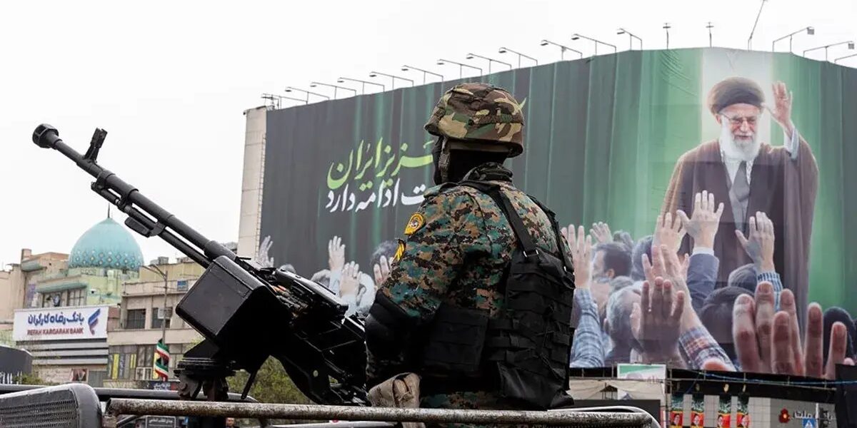 باحث إسرائيلي: طهران تعتمد “استراتيجية الاستنزاف” وتسعى لفرض واقع جديد بعد الحرب