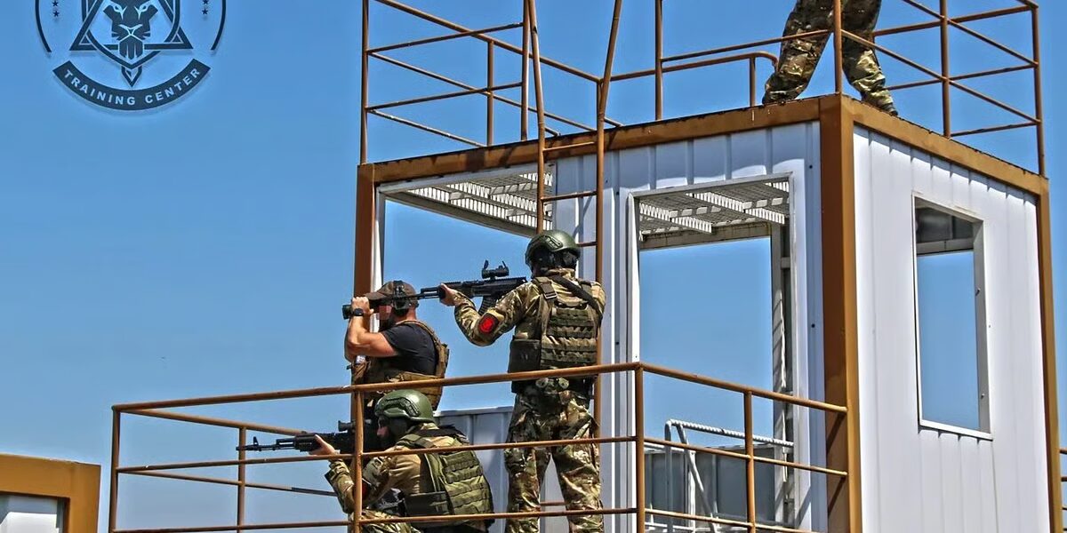 قدامى المحاربين في SAS يدربون الروس على القتال في أوكرانيا: مذكرة مسربة · تقرير اشتباك