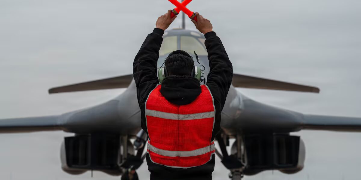 وصول طائرات B 1B Lancers الأمريكية إلى سلاح الجو الملكي البريطاني في فيرفورد مع تكثيف الضربات على إيران