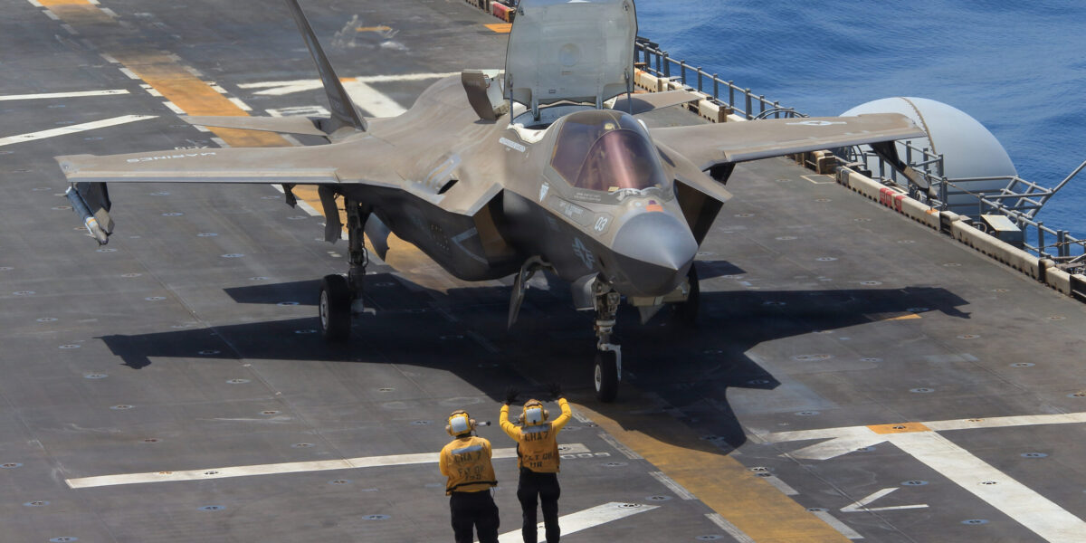 يقول مسؤولو القوات الجوية إن طائرات F-35 أثبتت جاهزيتها القتالية خلال عمليات الانتشار في