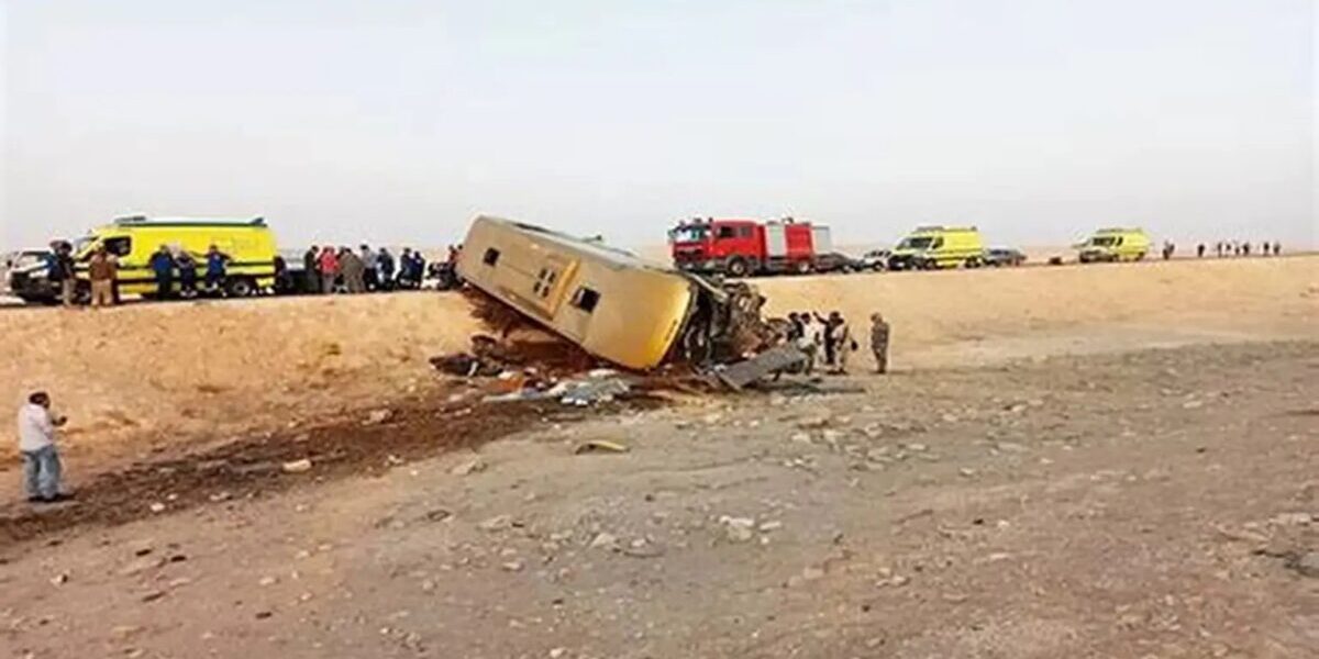 21 قتيلاً في حادث حافلة على طريق دهب–نويبع بجنوب سيناء