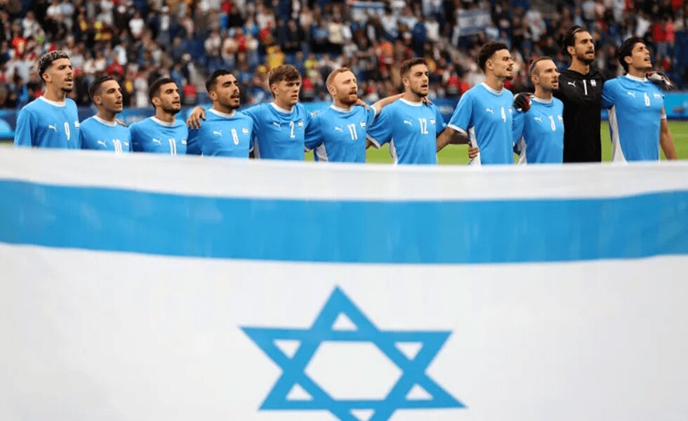 “الفيفا” يعاقب الاتحاد الإسرائيلي لكرة القدم