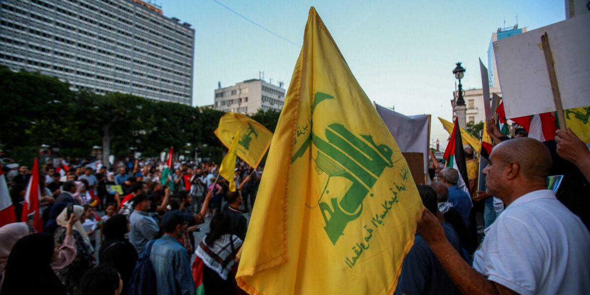 “حزب الله”: سنجبر الحكومة اللبنانية على التراجع عن قرار حظر أنشطتنا العسكرية