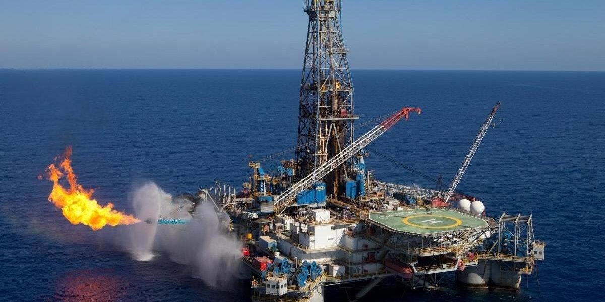 “فيتش”: شح إمدادات الغاز المسال عالميًا يهدد بارتفاع الأسعار وضغوط على الصناعة
