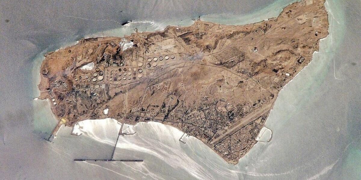 “نيويورك تايمز”: واشنطن تدرس نشر 3000 مظلي للسيطرة على جزيرة خارك الإيرانية