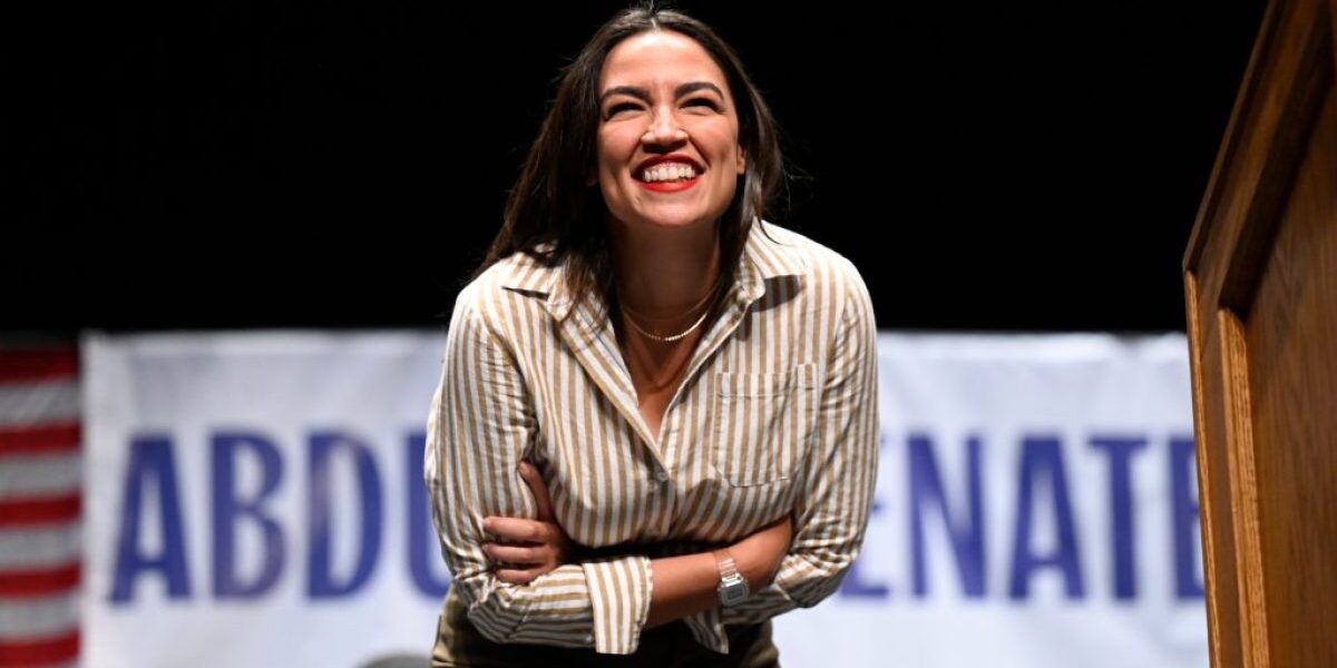 AOC تسخر من ترامب في مراكز البيانات بملعب Mar-a-Lago