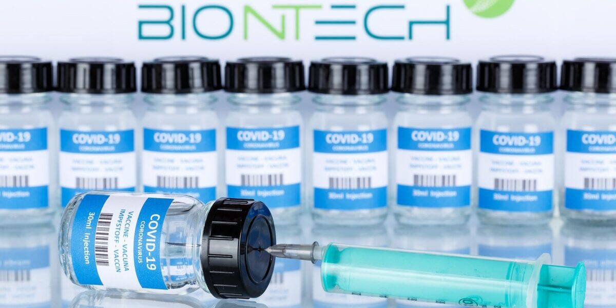 FDA توافق على لقاحات كوفيد المحدثة لموسم 2026-2027