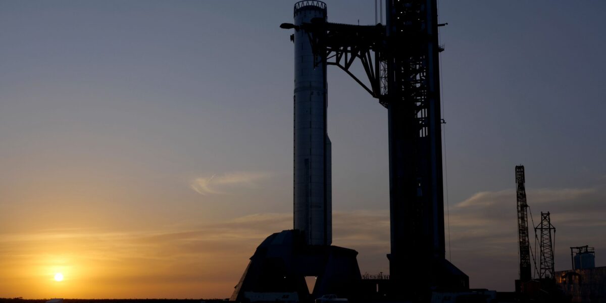 SpaceX تطلق الجيل التالي من المركبة الفضائية “V3” للمرة الأولى قبل إطلاقها في أبريل (صور)