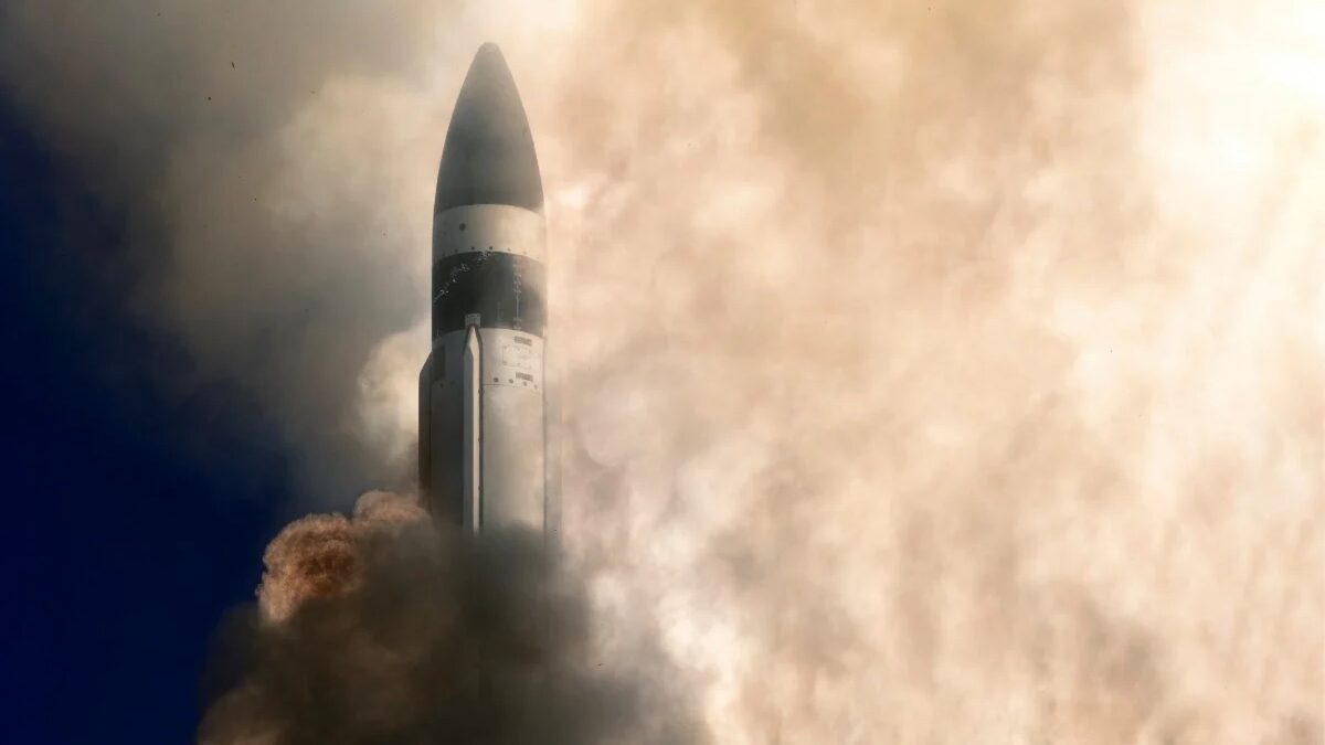 فازت Raytheon بما يصل إلى 6.3 مليار دولار لبناء المزيد من صواريخ SM-3 الاعتراضية