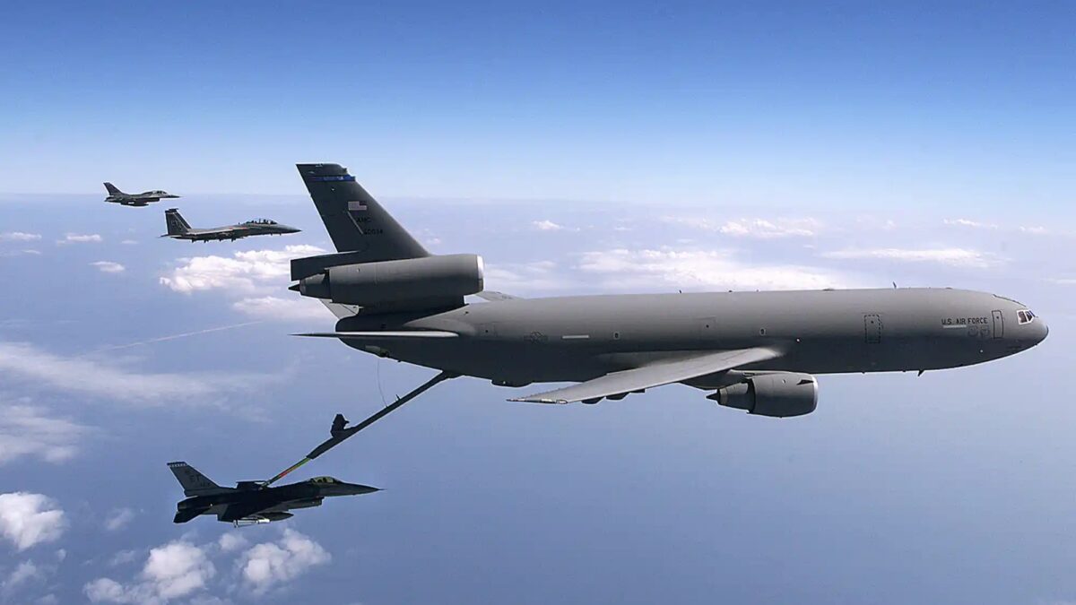 الولايات المتحدة توافق على بيع 4 طائرات تزود بالوقود جواً لمصر من طراز KC-10A Extender