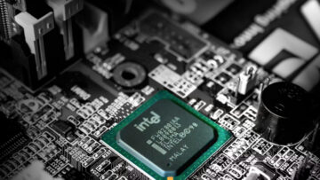 يقال إن Intel تطلق وحدات المعالجة المركزية الجديدة على المقابس القديمة التي تدعم ذاكرة DDR4