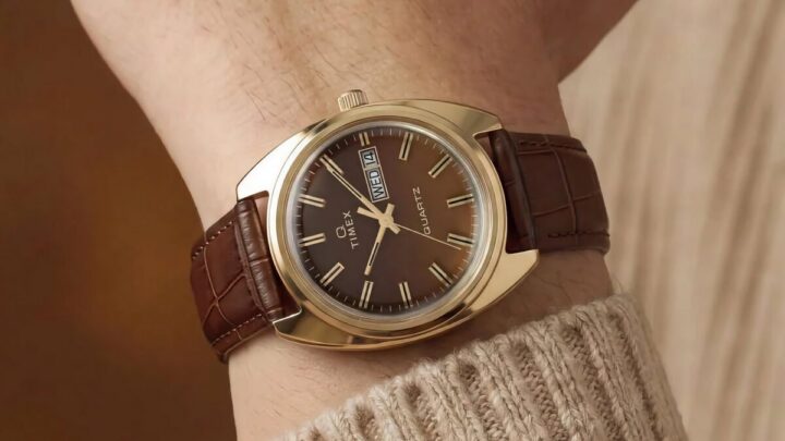تم إطلاق إعادة إصدار Q 1978 Day Date Fumé الجديد من Timex عالميًا