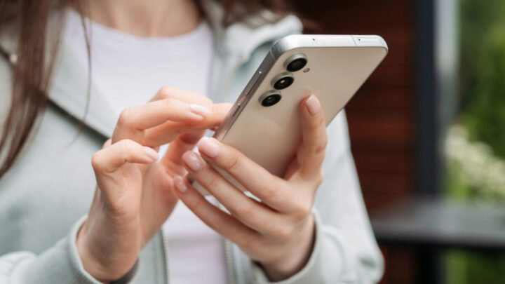 يمكن لميزة Samsung Galaxy هذه حمايتك من التطبيقات غير الجديرة بالثقة