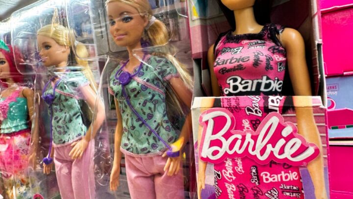 ارتفعت أسهم شركة Mattel بعد تقارير عن اهتمام شركة Authentic Brands بالاستحواذ