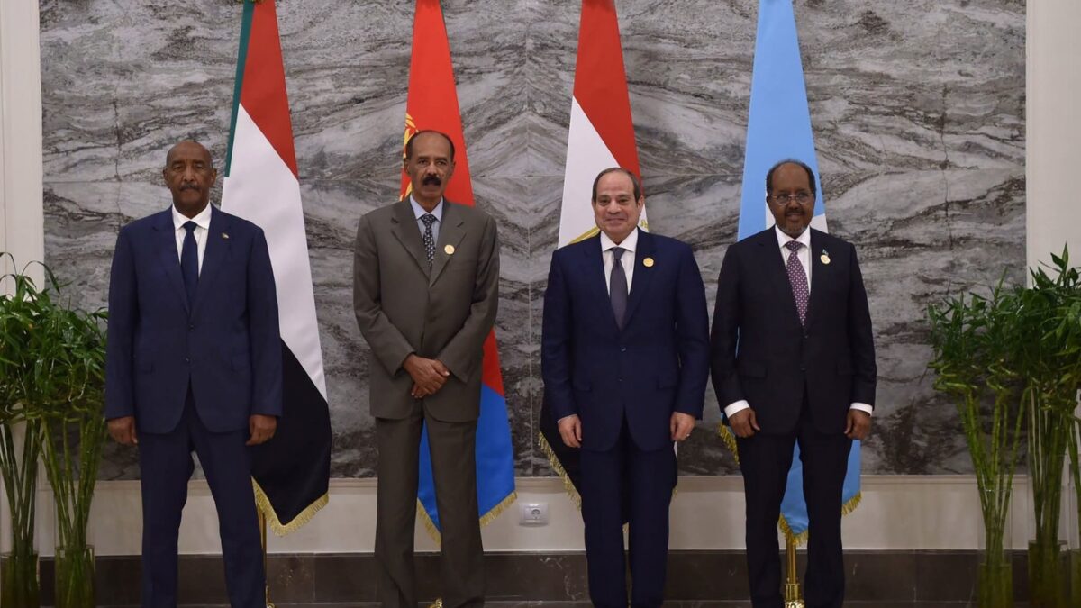 تقرير عبري يرصد محورا مصريا ضد إسرائيل في القرن الأفريقي