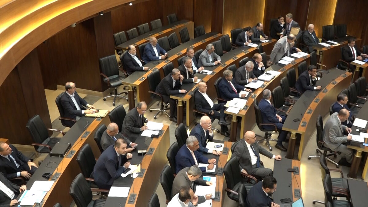 لجنتا الاتصالات والأشغال النيابيتان.. تعليق تلزيم الخلوي وزيادة ساعات التغذية الكهربائية