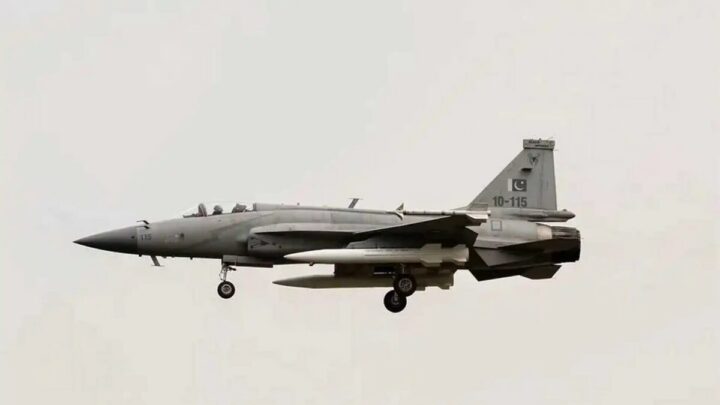 خبير صيني: رادار JF-17 يرصد ويقفل على الهدف من 170 كم.. هل تصمد إف-16 أمامها في القتال خارج مدى الرؤية؟