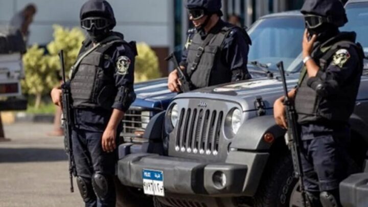 عبارات غامضة يرددها المتهم بقتل والديه في مصر
