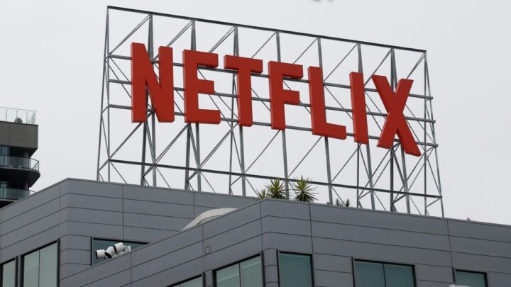 Netflix تخطط لتسريح ما يقرب من 1000 موظف، أو 6% من القوى العاملة