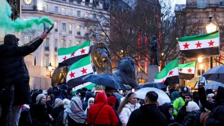 “سوريا آمنة”.. الداخلية البريطانية تقلب حياة جرّاح سوري وعائلته رأسا على عقب