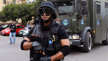 مصر.. طالب حقوق يقتل والديه والكاميرات ترصد مكان اختفائه