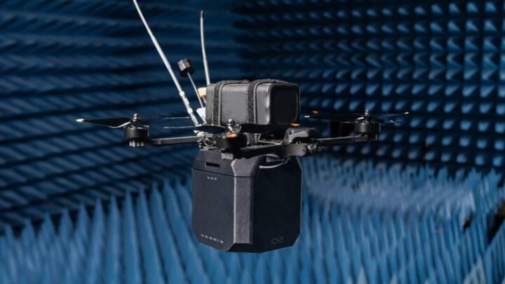 تقوم CX2 بتحويل طائرات FPV بدون طيار إلى صيادين لطياري الطائرات بدون طيار المعادية
