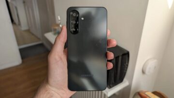 هاتف سامسونج المخصص للأطفال يحظر التطبيقات والمواقع غير المناسبة ويصعب تجاوز قيوده رغم ثغراته التقنية