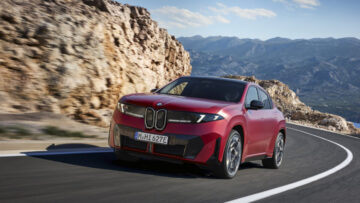 إن سيارة BMW iX4 الجديدة هي سيارة X4 التي ولدت من جديد كسيارة كهربائية