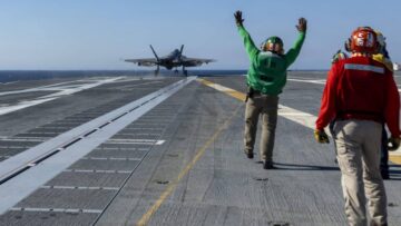 F-35C تبدأ الاختبار على حاملة الطائرات من طراز فورد جون إف كينيدي